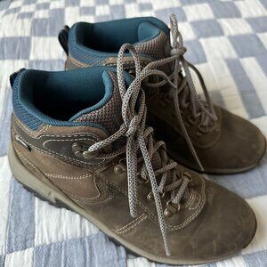 Women's Brown Timberland Mt. Maddsen Mid Waterproof Hiking Boots Size 7.5